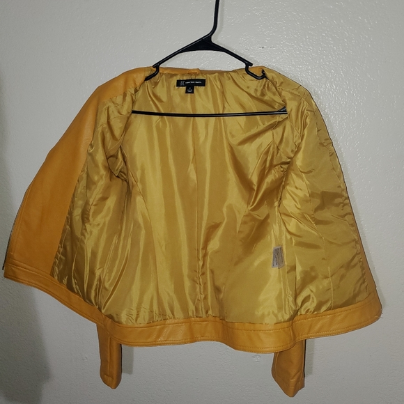 Internation Concepts Bomber style jacket deep Yellow faux leather. Size small - Picture 6 of 7